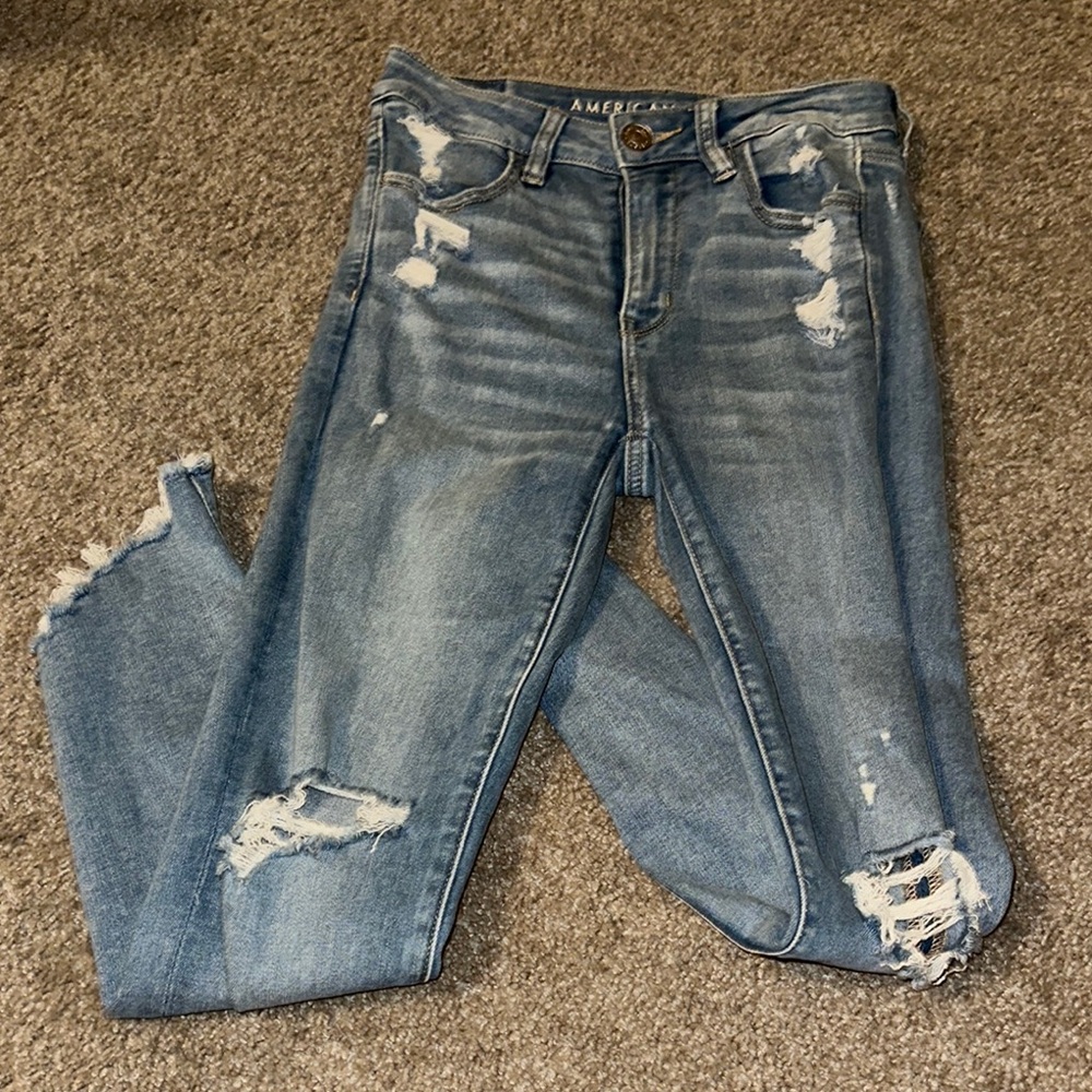 American Eagle Outfitters Light Blue Distressed Cropped Jeans